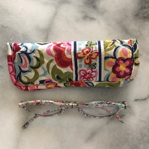 * SOLD * Vera Bradley - eyeglass case - Picture 2 of 8